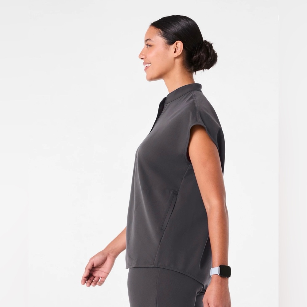 Figs Women's Rafaela Oversized Scrub Top in Charcoal - Picture 2 of 8